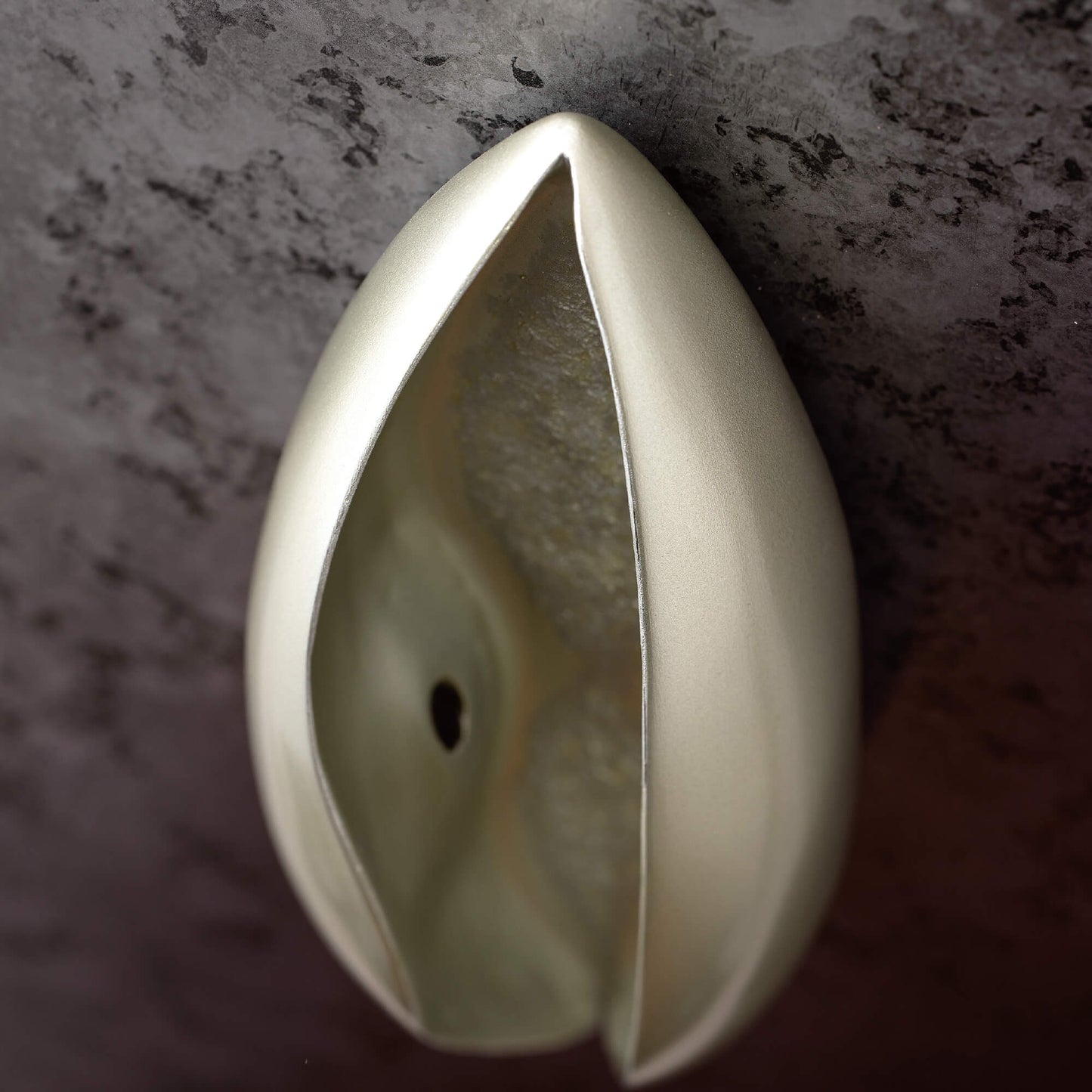 【祈りアート】一輪まゆ　こころ包み　P04