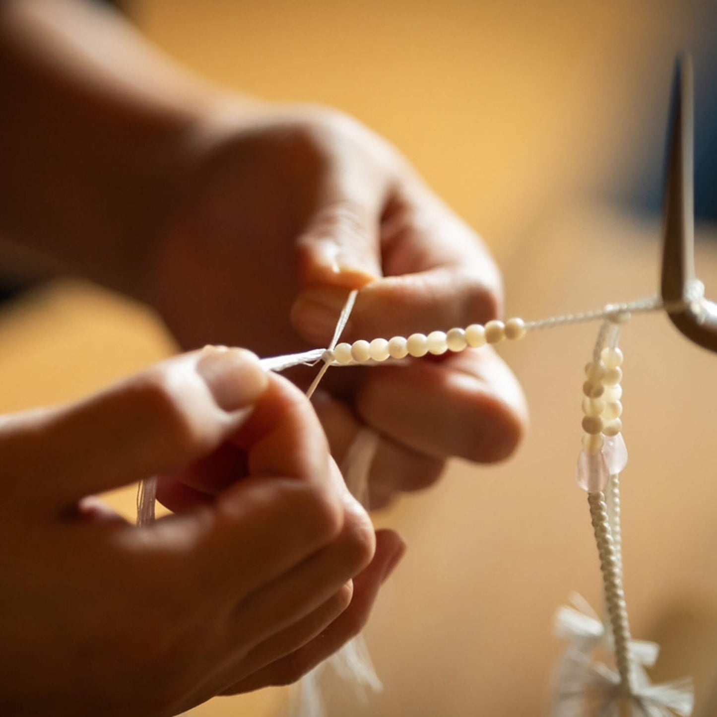 【念珠】桜瑪瑙 片手8mm 共仕立 本絹頭房  SN008